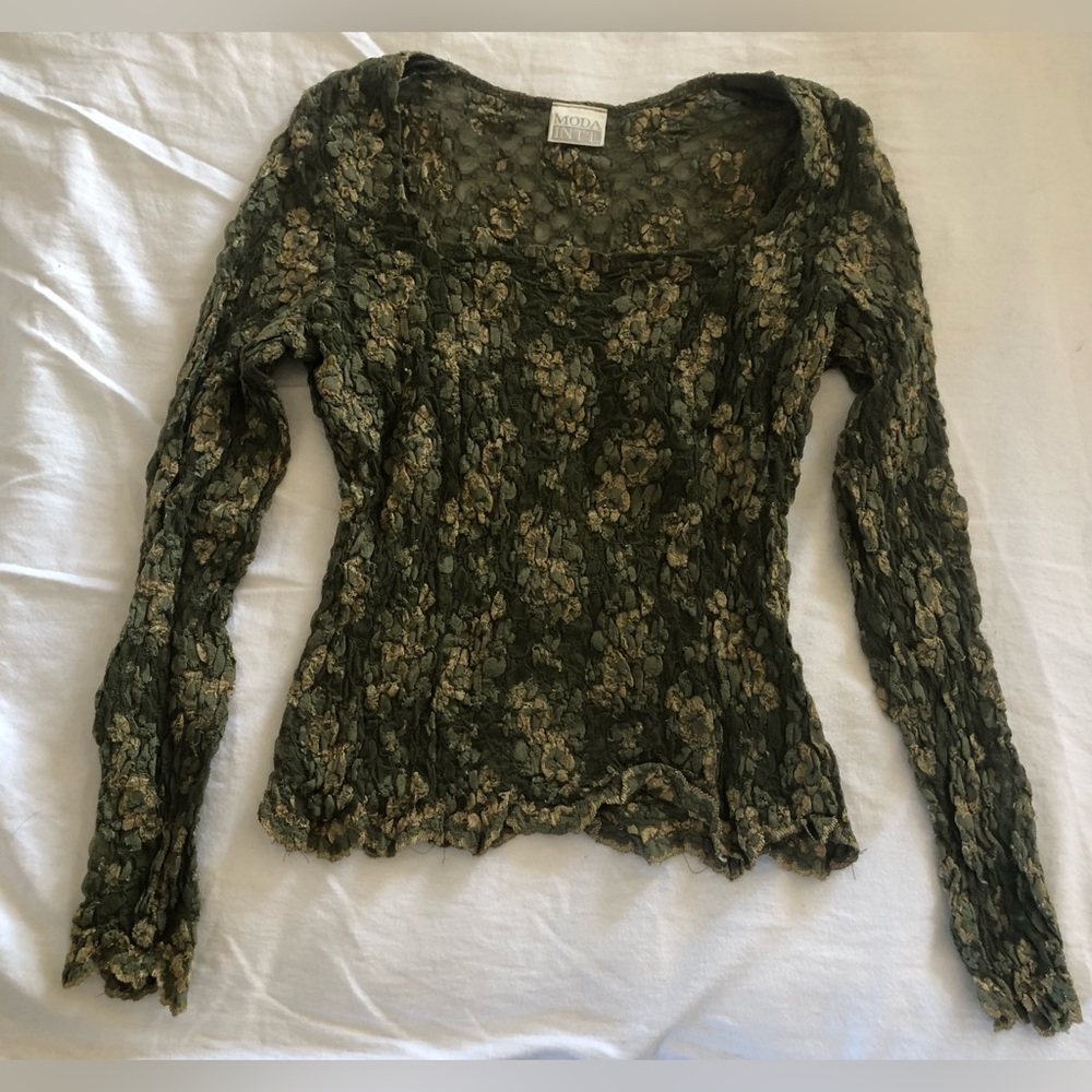 Green stretch lace top, floral pattern size S/M good condition